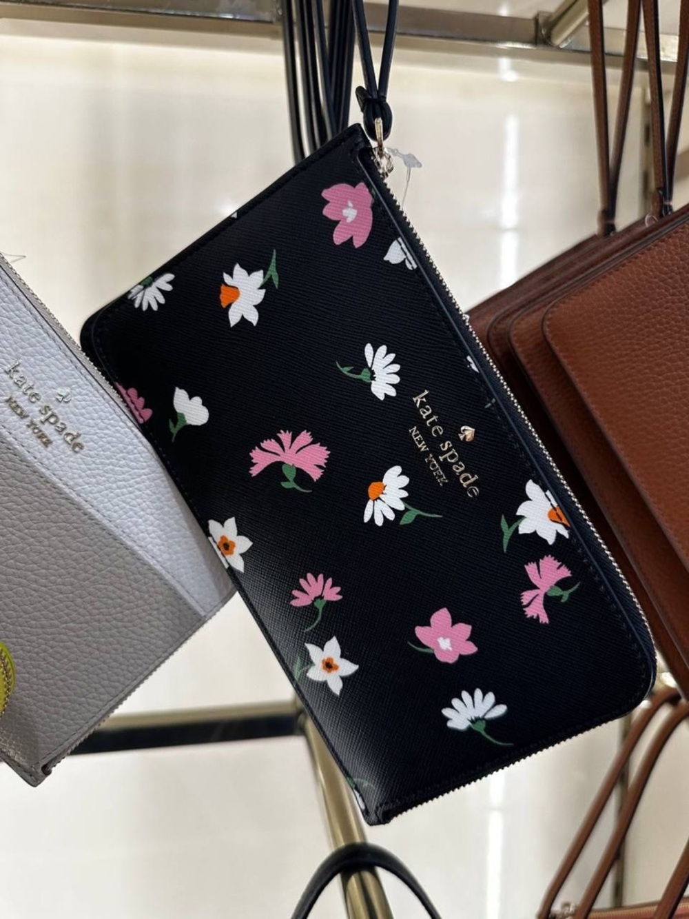 BNWT Kate Spade Wristlet